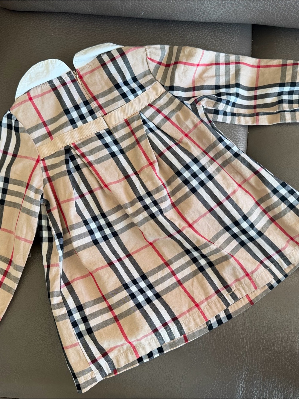 Fabulous Burberry Plaid Kids Dress with White Peter Pan Collar - Picture 5 of 9